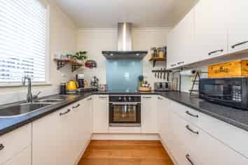 11 Virginia Road, Saint Johns Hill