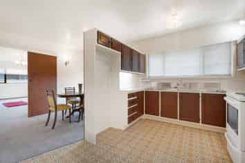 2/16 Regent Street, Papatoetoe