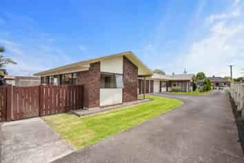 2/16 Regent Street, Papatoetoe
