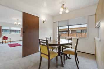 2/16 Regent Street, Papatoetoe