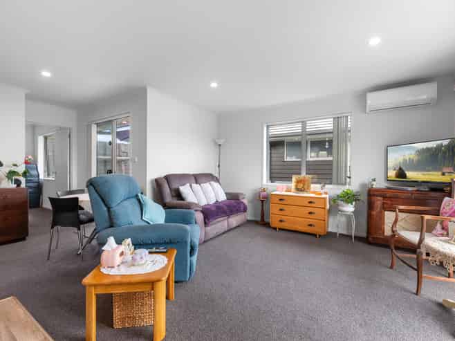 58 Arrow Close (Dunes Lifestyle Village), Papamoa