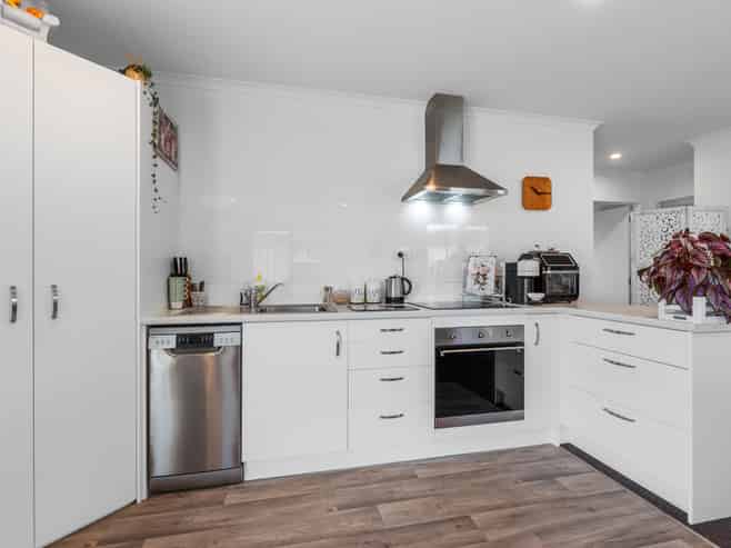 58 Arrow Close (Dunes Lifestyle Village), Papamoa