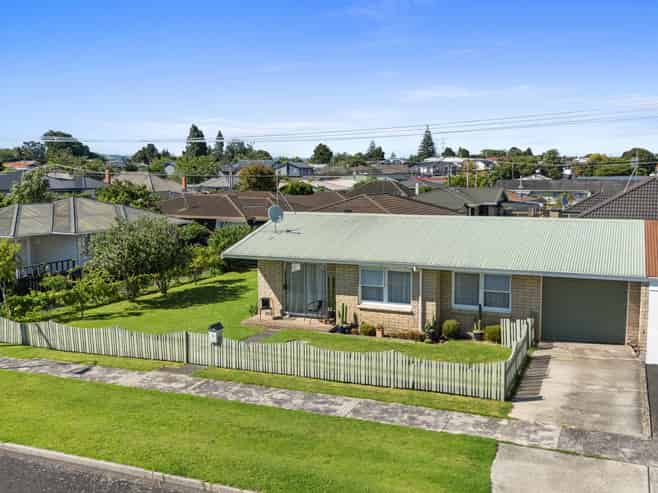 3 Pemberton Crescent, Greerton
