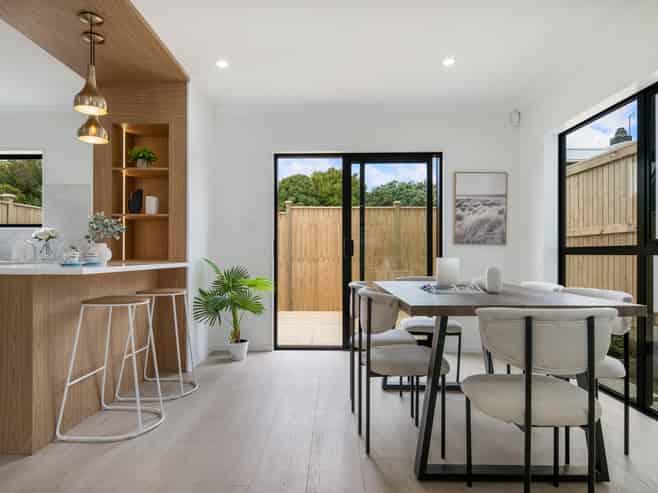 2/75 Titirangi Road, New Lynn