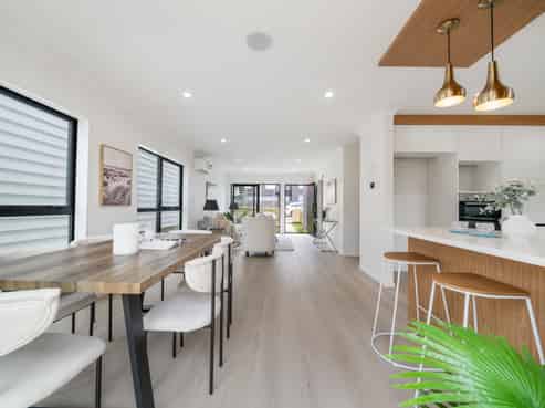 2/75 Titirangi Road, New Lynn