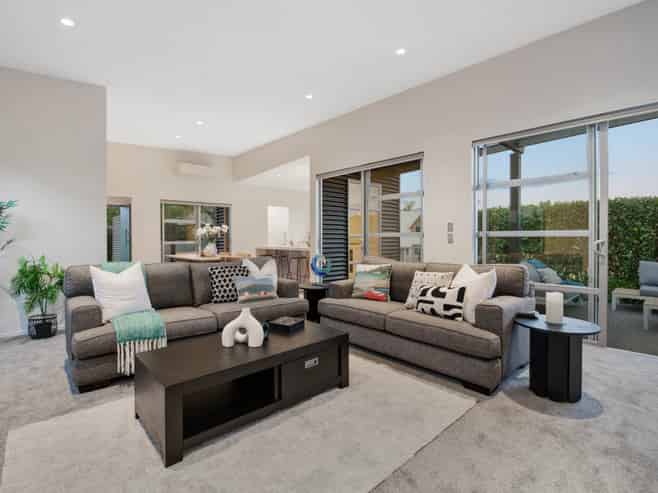 1  Burwood Terrace, Gulf Harbour