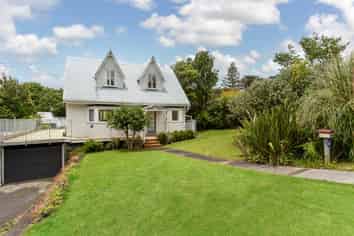 14a South Lynn Road, Titirangi