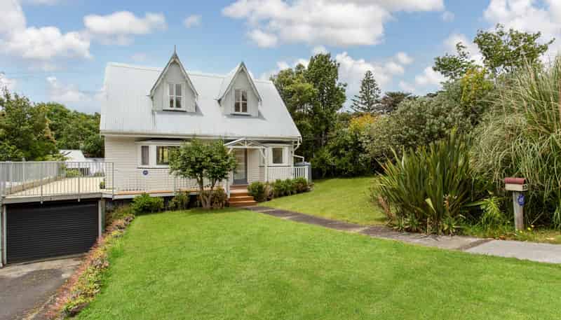 14a South Lynn Road, Titirangi