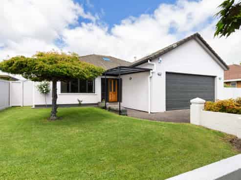 18 Devon Street, Glenholme