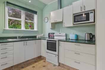 52 Greenhill Avenue, WAKARI