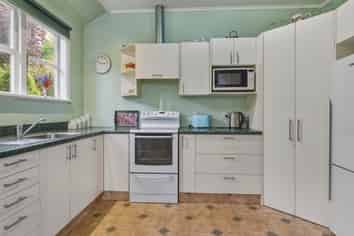 52 Greenhill Avenue, WAKARI