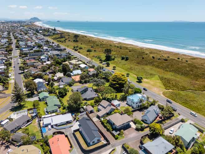 338 Papamoa Beach Road, Papamoa Beach