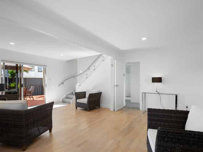 338 Papamoa Beach Road, Papamoa Beach