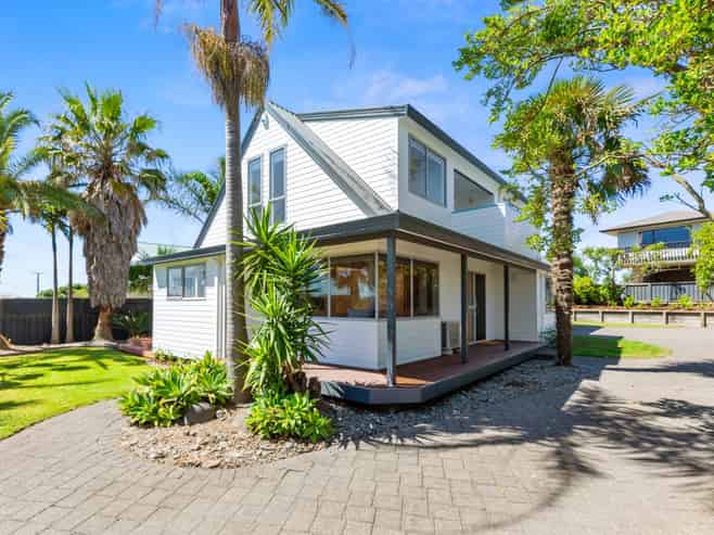 338 Papamoa Beach Road, Papamoa Beach