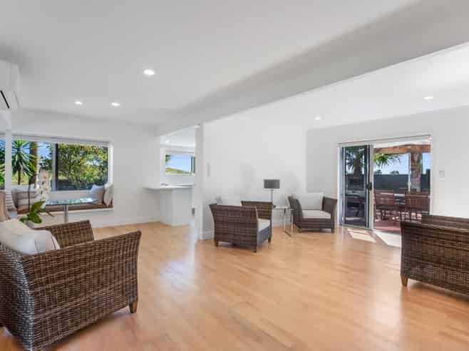 338 Papamoa Beach Road, Papamoa Beach