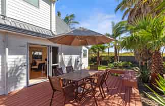 338 Papamoa Beach Road, Papamoa Beach