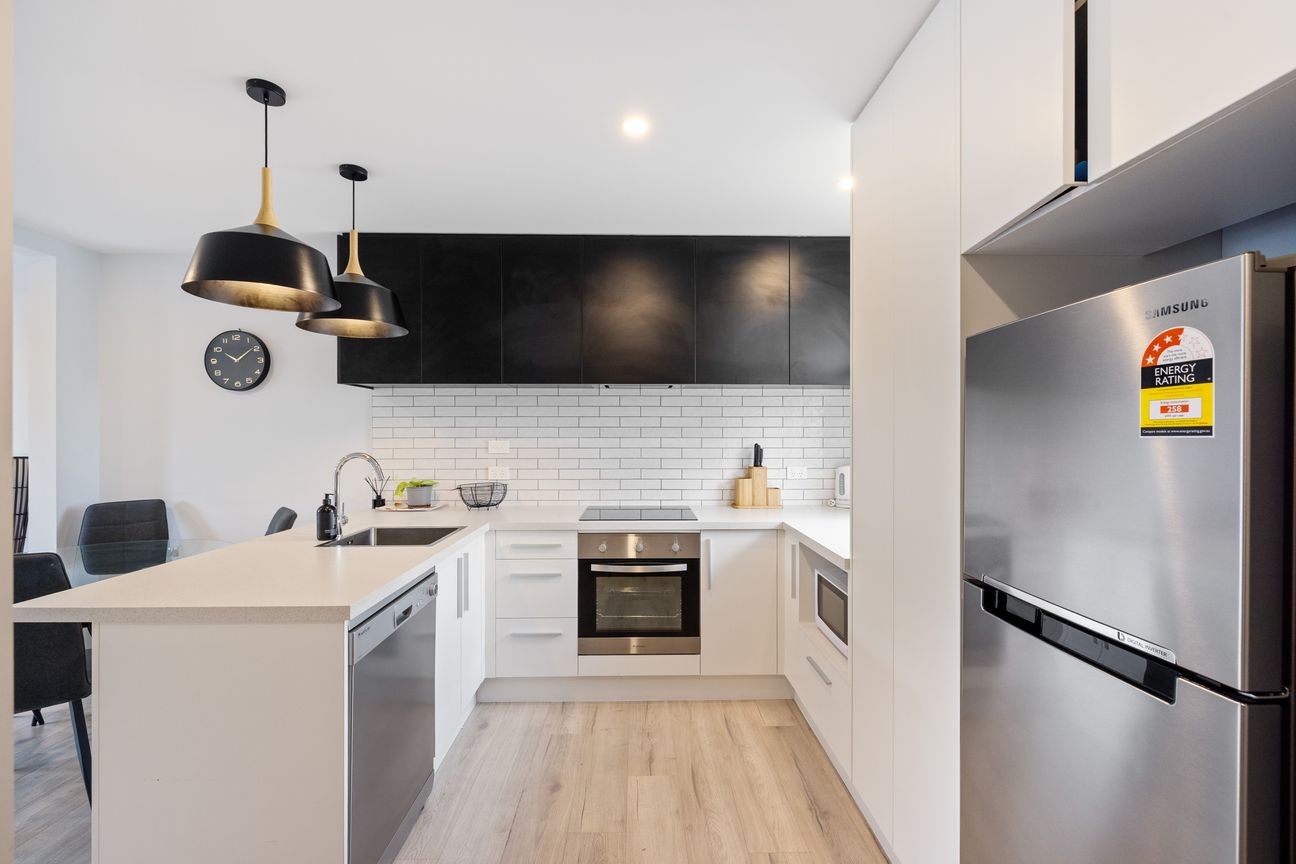 Fully Furnished 2 Bed 2 Ensuite and Carpark - Widok 3