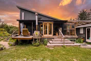 8 Beach Road, Purakaunui