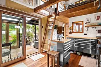 8 Beach Road, Purakaunui