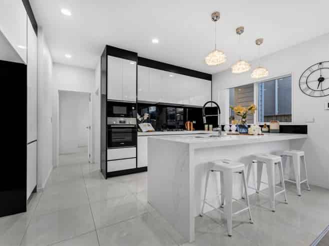 21  Horsefields Drive, Flat Bush