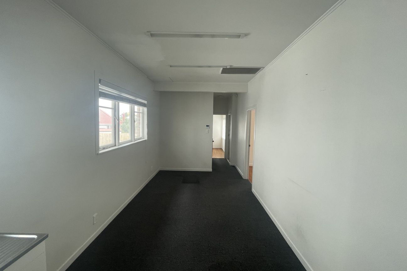 Standalone Medical - 6 Carparks - Więcej