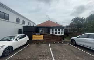 Standalone Medical - 6 Carparks