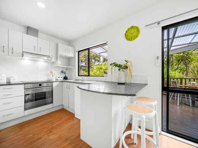 2/4 Harkin Close, Albany