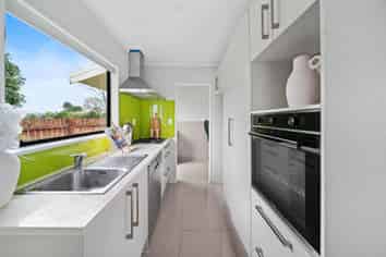 100A Shifnal Drive, Randwick Park