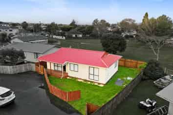 100A Shifnal Drive, Randwick Park