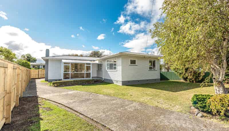 4 Lincoln Road, Springvale