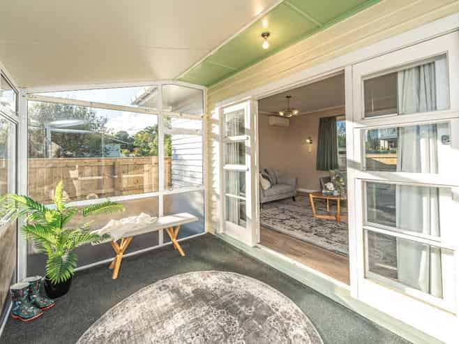 4 Lincoln Road, Springvale