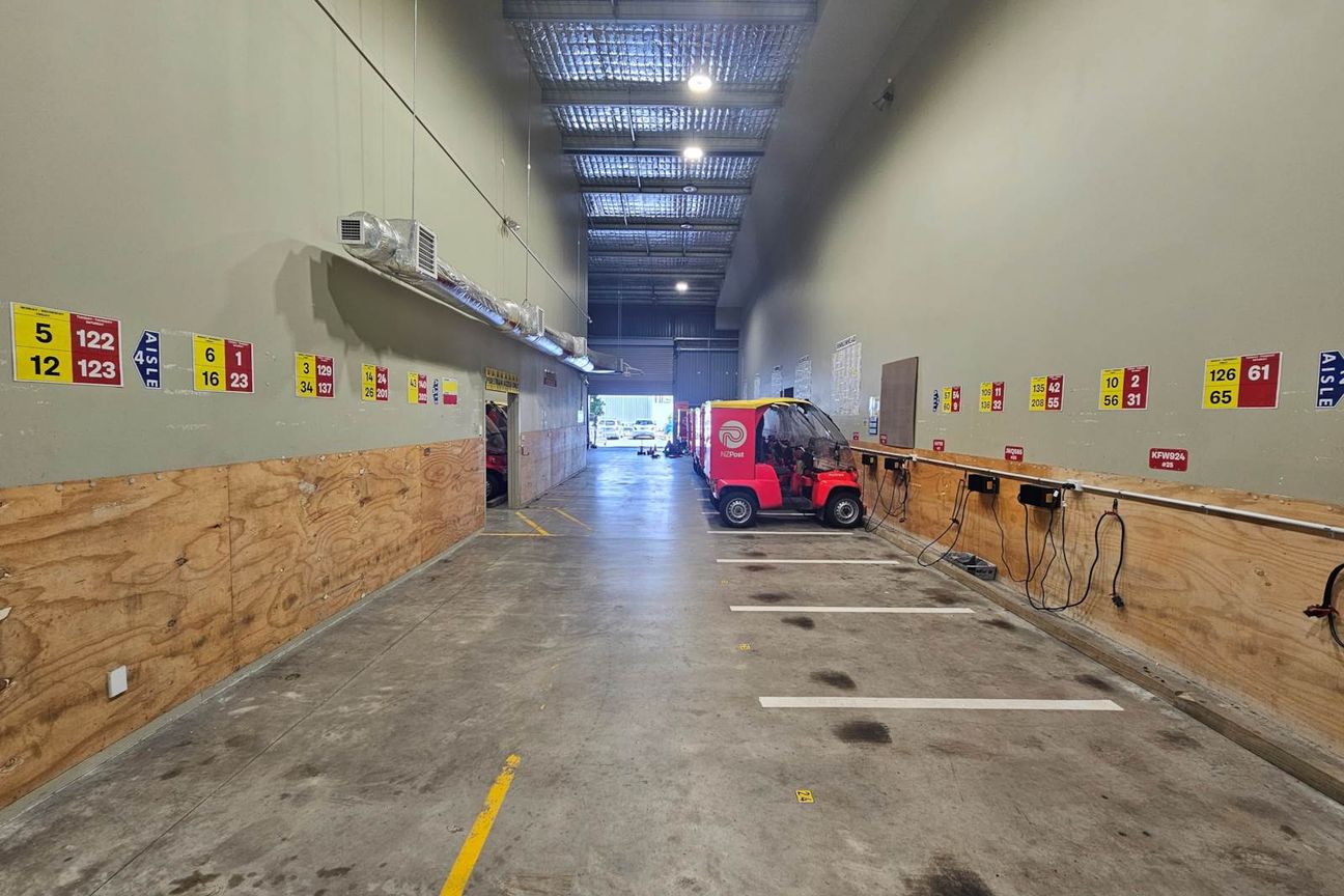 GREAT INDUSTRIAL FACILITY – pohled 4