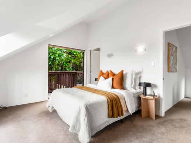 2/49 Mozeley Avenue, Devonport