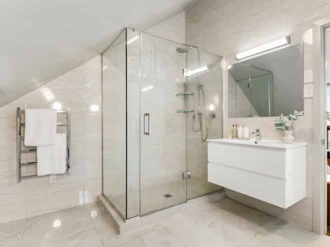 2/49 Mozeley Avenue, Devonport