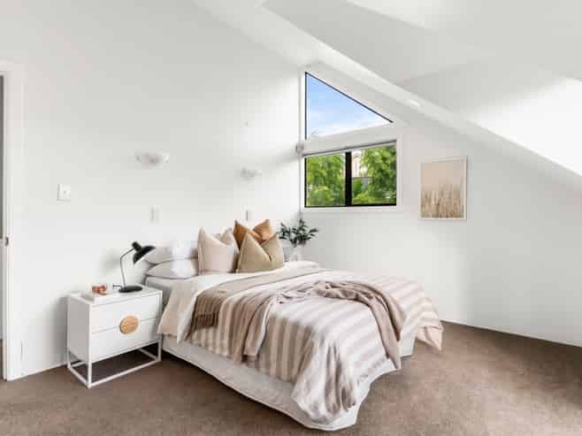 2/49 Mozeley Avenue, Devonport