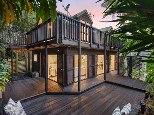 2/49 Mozeley Avenue, Devonport