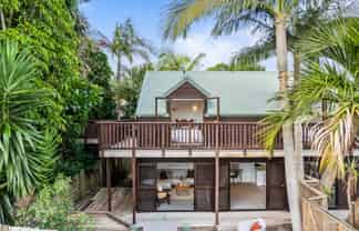 2/49 Mozeley Avenue, Devonport