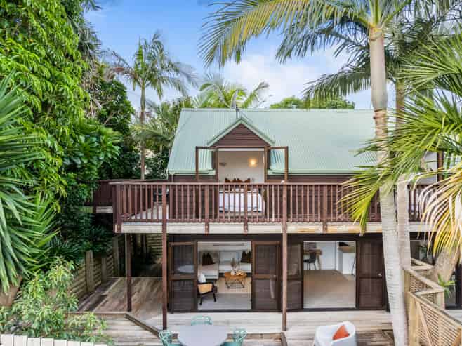 2/49 Mozeley Avenue, Devonport