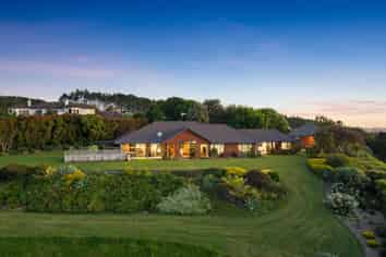 350 MacWhinney Drive, Drury