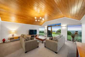 350 MacWhinney Drive, Drury