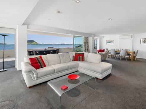 1/104 Harbour Drive, Otumoetai