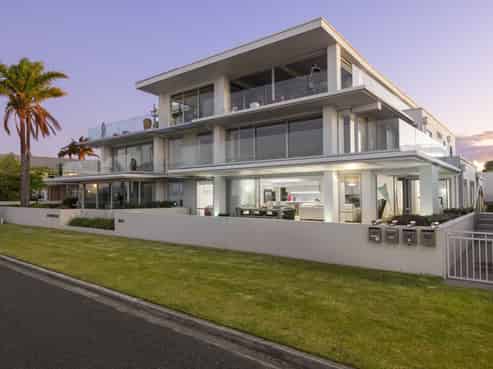 1/104 Harbour Drive, Otumoetai