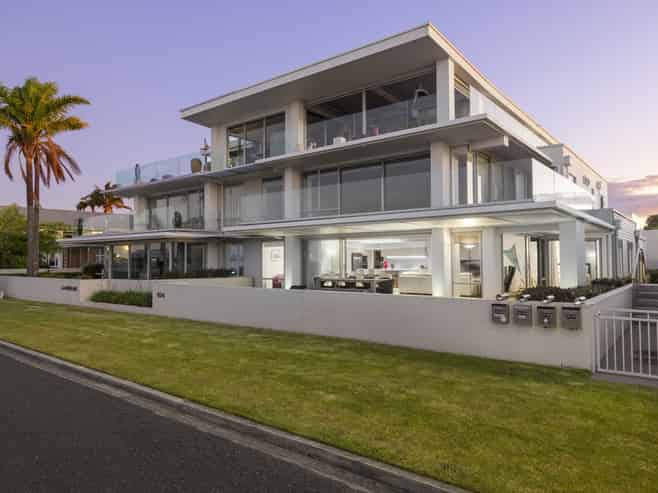 1/104 Harbour Drive, Otumoetai