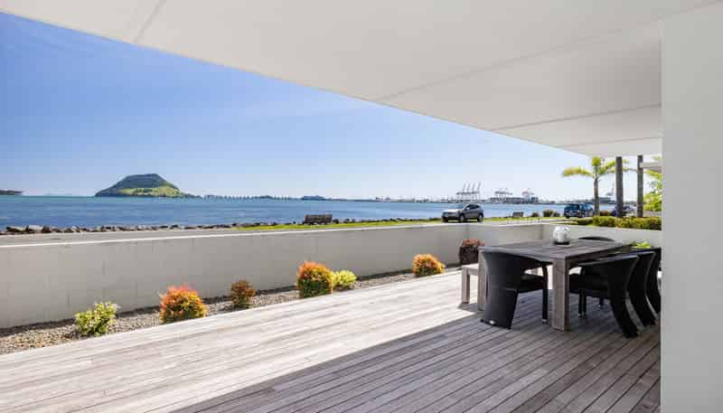 1/104 Harbour Drive, Otumoetai