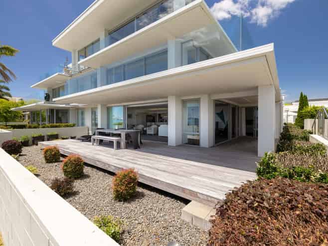 1/104 Harbour Drive, Otumoetai