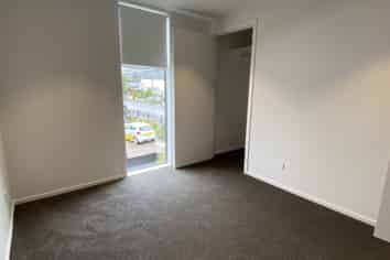 2/113 Huxley Street , Sydenham