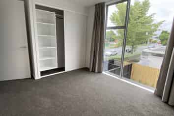 2/113 Huxley Street , Sydenham