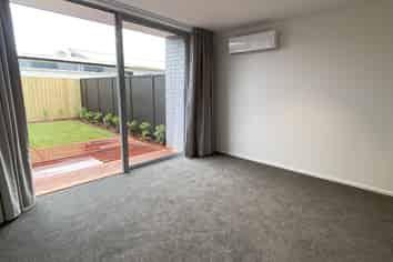 2/113 Huxley Street , Sydenham