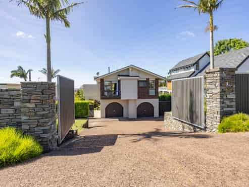 219 Royal Road, Massey