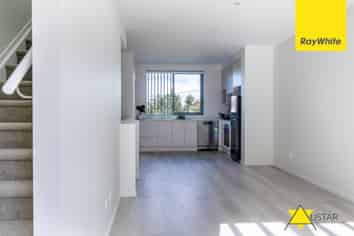 7/2 Moor Avenue, Te Atatu Peninsula